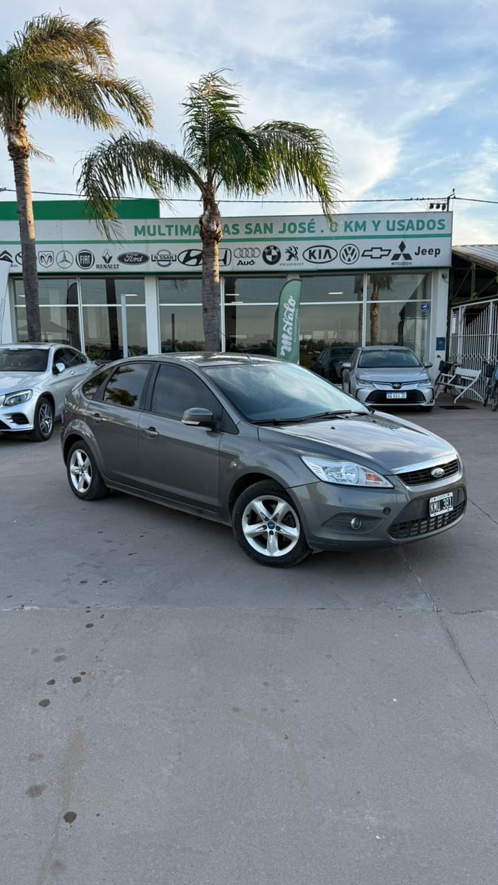 FORD - FOCUS  - TREND 1.6  - 2011